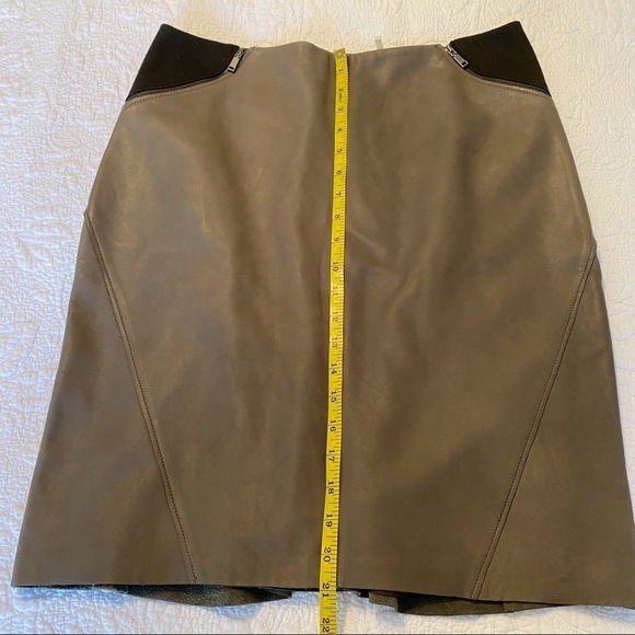 Elie Tahari Leather and Wool Zipper Skirt - 8 - Picture 14 of 15